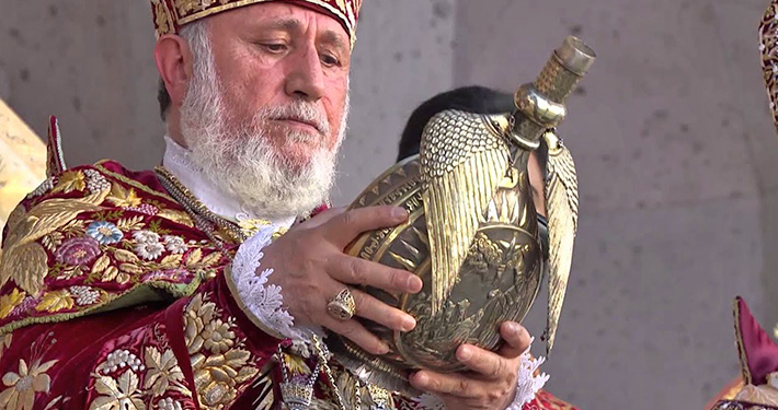 Karekin II blessing of Muron