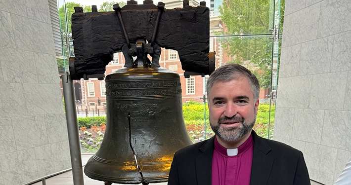 Bishop Mesrop Parsamyan with Liberty Bell at the Independence Hall.